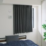 窓幅に合わせて最小のSサイズ（〜1.5m）で26,500円、最大のXLサイズ(2.4〜4.5m)で39,800円と4サイズラインナップ