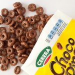 コーンフレークなんて呼び方をしましたが、「チョコリング」はコーン不使用で、主原料は小麦粉、小麦全粒粉、オーツ麦粉などです
