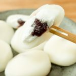 「ホイップクリーム大福」は甘さもほどよく、3商品の中で皮が1番薄く、とろけるような柔らか食感もたまりません