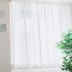 窓幅に合わせて最小のSサイズ（〜1.5m）で26,500円、最大のXLサイズ(2.4〜4.5m)で39,800円と4サイズラインナップ