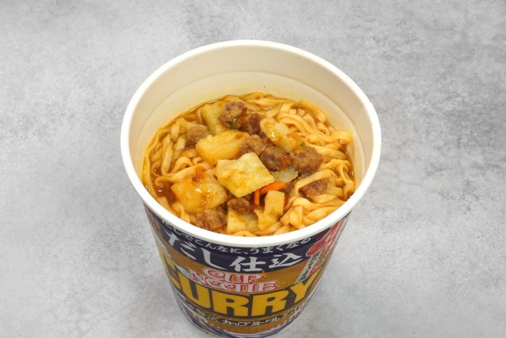 日清食品 だし仕込 カップヌードル カレー 各￥259（税別）