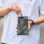 サングラスを使用しないときはポーチに収納できる