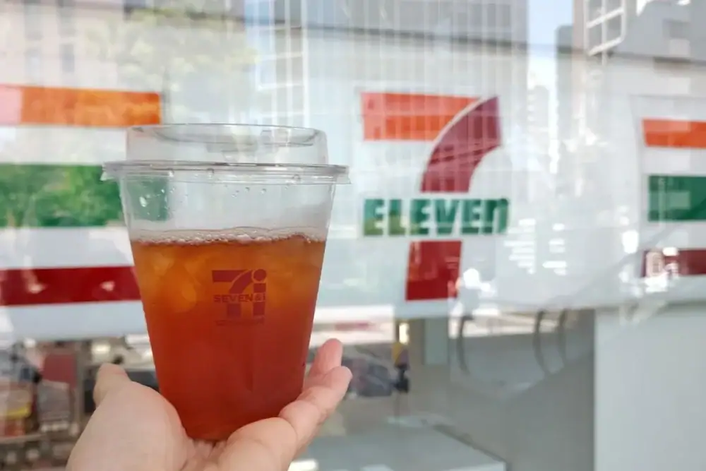 第2位 セブン「淹れ立て紅茶」大躍進。コンビニコーヒーの牙城を崩すか?裏にある緻密な戦略と10年の執念