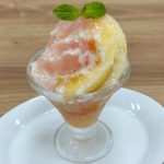 猛暑を吹き飛ばすひんやり感！「氷 桃のフルーツパルフェ」
