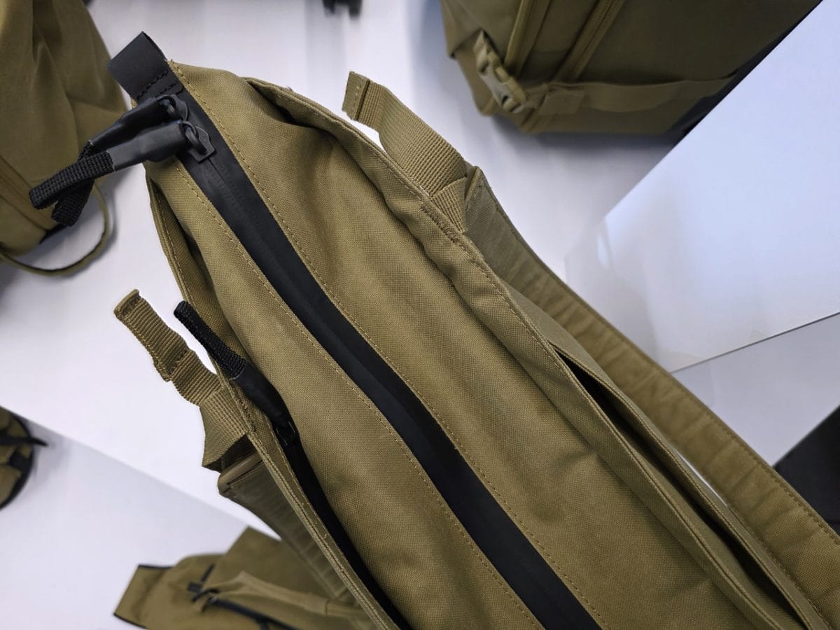 止水ジッパーの開け口