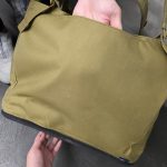 ペットボトルから再生した100%リサイクルPFASフリーのワックスキャンパス生地が採用されている