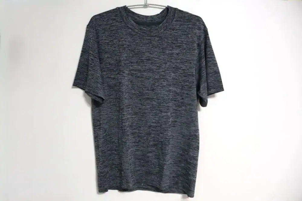 第1位 【ファミマの服が凄い】高見え「綿麻素材シリーズ」がコスパよすぎ！“わざわざ”買いたいコンビニエンスウェア新作をガチレビュー。UVカットの機能キャップやTシャツほか