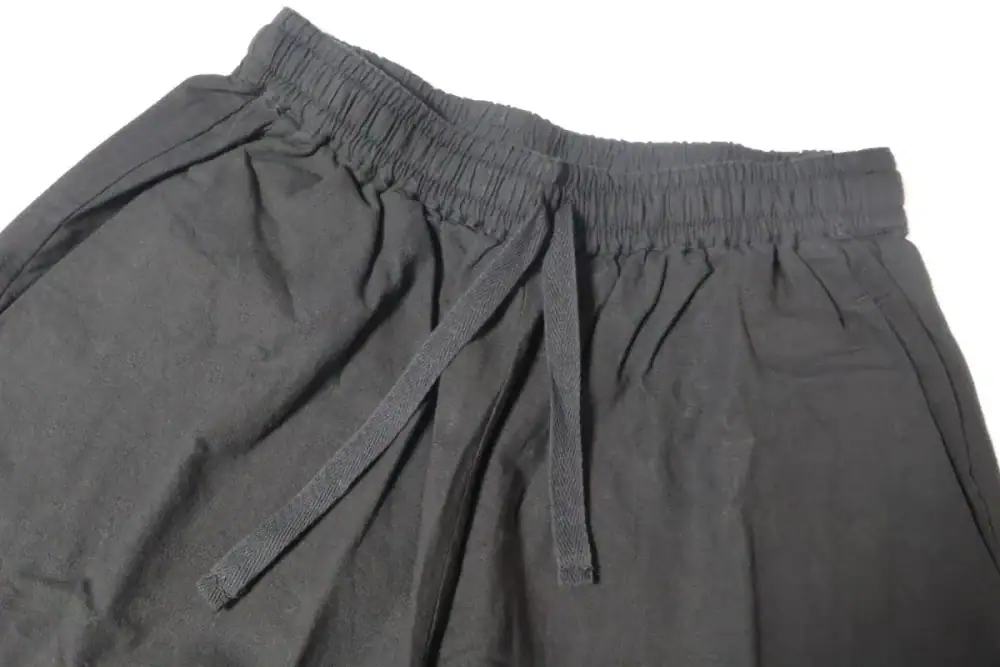 第1位 【ファミマの服が凄い】高見え「綿麻素材シリーズ」がコスパよすぎ！“わざわざ”買いたいコンビニエンスウェア新作をガチレビュー。UVカットの機能キャップやTシャツほか