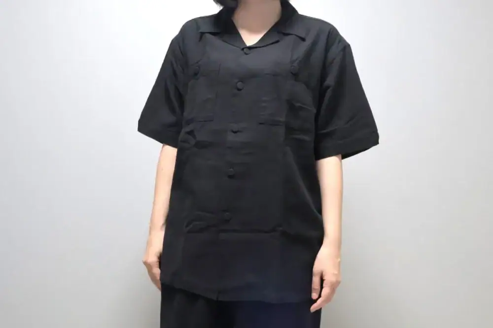 第1位 【ファミマの服が凄い】高見え「綿麻素材シリーズ」がコスパよすぎ！“わざわざ”買いたいコンビニエンスウェア新作をガチレビュー。UVカットの機能キャップやTシャツほか