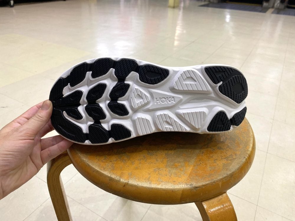 HOKA CLIFTON 11