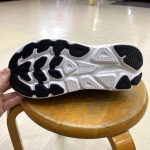 HOKA CLIFTON 11