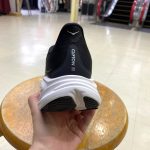 HOKA CLIFTON 11