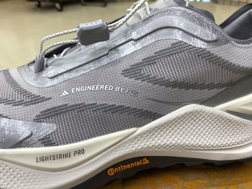 adidas HOLO PEAK
