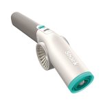 シャーク「シャーク ブラストボス コードレスブロワー」一般販売参考価格￥29,700／高さ342×幅54×奥行89㎜／約660ｇ／最大連続使用時間約49分