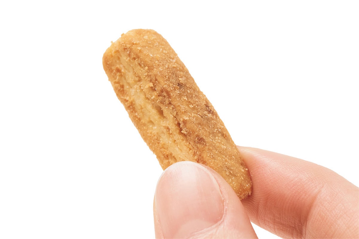 ぱくっと食べやすい一口サイズと心地よい「サクッと」食感