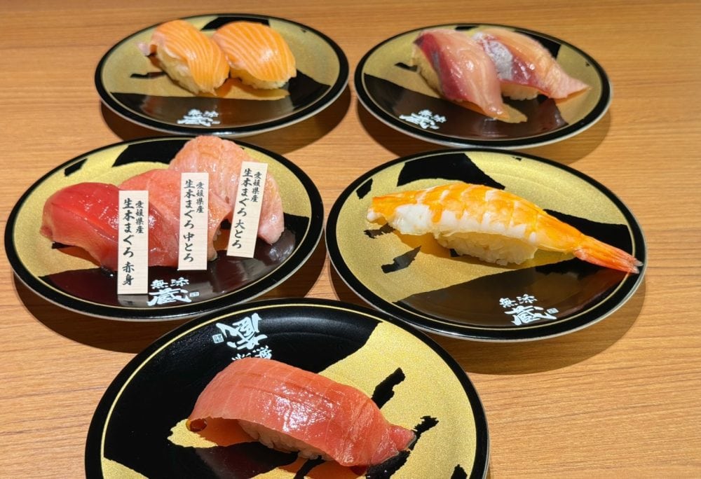 【もはや回転寿司超えのプレミアム感】くら寿司のハイグレードブランド「無添蔵 新宿店」がオープン!大人の隠れ家で味わう極上ネタや限定メニューをレポート