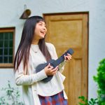 上下にかき鳴らすストローク奏法も、1つずつの弦を鳴らすアルペジオも、まるでリアルギターのように演奏ができる