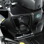 左フロントボックスにはUSB Type-C端子対応充電ソケットを装備
