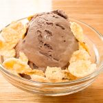 コーンフレークといえば、アイスにトッピングしてもいい感じですよね