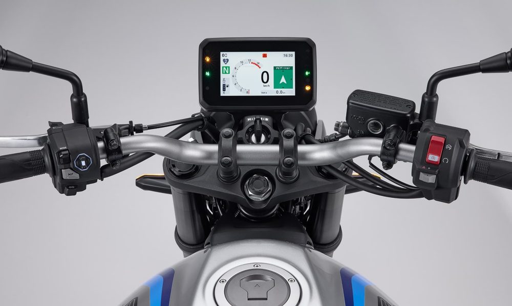 情報を見やすく表示する5インチフルカラーTFT液晶メーター