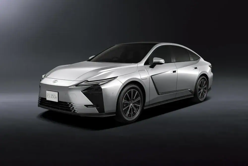 第2位 【セダンの復権】「レクサスES」がフルモデルチェンジで大進化!次世代を担うラージサイズサルーンに大注目