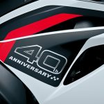 サイドフェアリングには「40周年記念グラフィック」デカール
