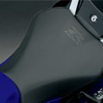GSX-Rロゴを配したシート