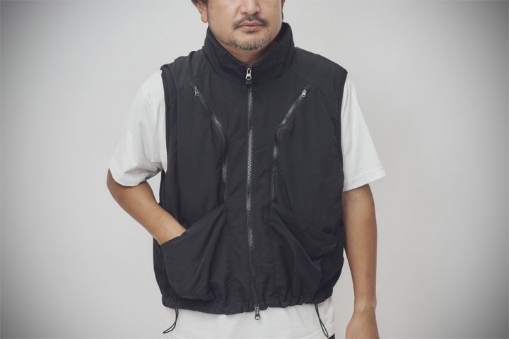 【究極の着るクーラー】ペルチェ×ファンで圧倒的!スノーピークの冷却ベストを編集長が徹底レビュー。炎天下でも“寒さ”を味わえる本気のギア『コレ買いです』Vol.172