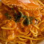 カニの旨みがすごい！ ワタリガニのトマトパスタ