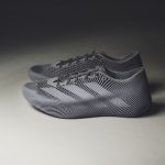 高解像度の3Dプリントによってポリマー素材を層状に重ね、アッパーやソールを一体化させた革新的な一足「アディダス クライマクール 4D」