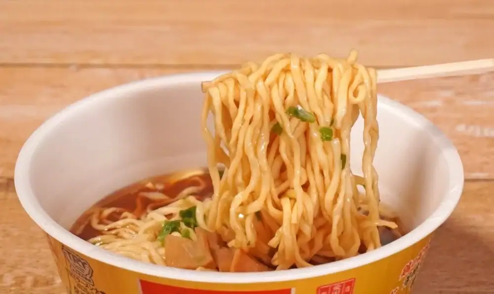 第1位 【このカップ麺がウマい】今年の「醤油カップ麺」は超豊作!TRY大賞1位の名店コラボほか、マニア激推しの3杯を徹底レビュー