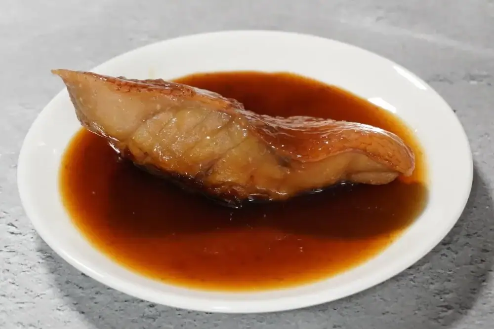 第1位 【ちいかわ×セブン】映画コラボ第1弾を実食!“あの煮付け”の完成度に驚愕!?話題の「島フルーツパフェ」ほかコラボフード全品レビュー