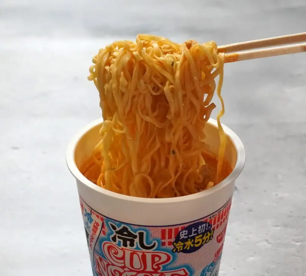 第2位 【カップ麺に冷水!?】お湯不要!水で5分戻す「冷しカップヌードル」をマニアが実食したら予想外の激ウマ新体験だった