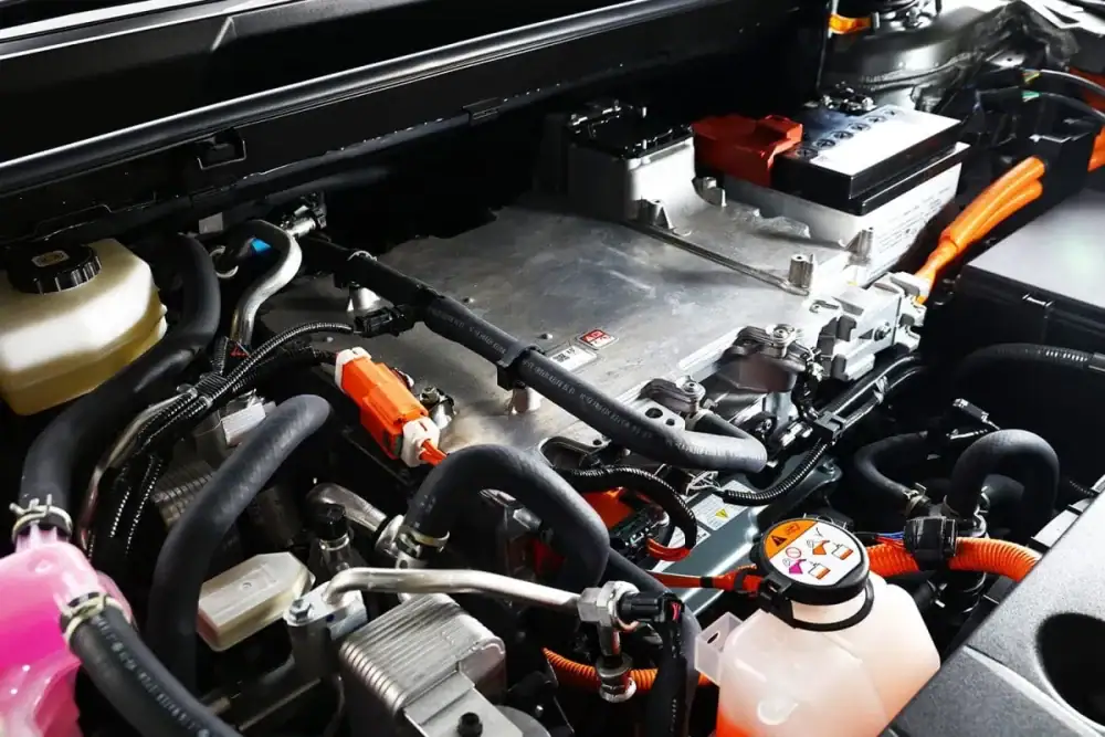 第3位 【国内EVトップの圧倒的実力】0-100km/h加速5.1秒！トヨタ「bZ4X」最新モデルの進化と安心感を自動車ジャーナリストが徹底解説