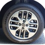 タイヤサイズは165/65R15と一般的なサイズ