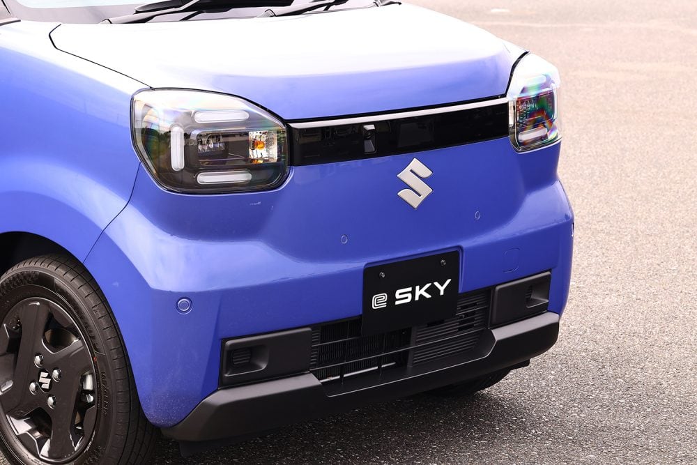 2025年のジャパンモビリティショーで発表されたのがスズキのBEV、ビジョンe-Sky。市販化に向けプロトタイプが登場した