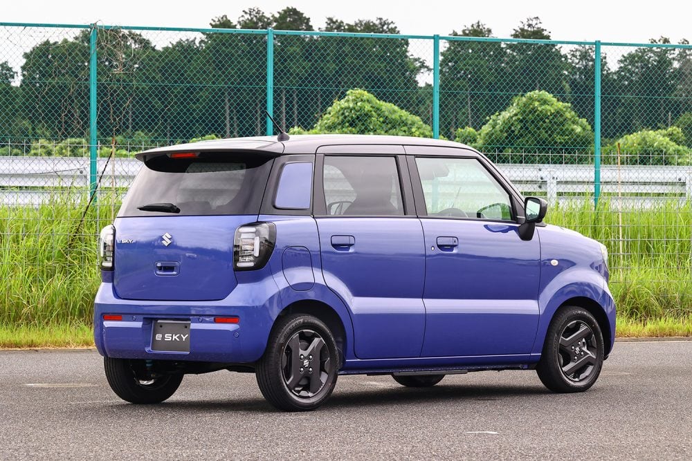 車高は1625mmと意外に高くてワゴンRとほぼ同じ