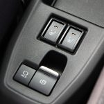 EVの場合、ヒーターは電気を消費するのでシートヒーターは必需品