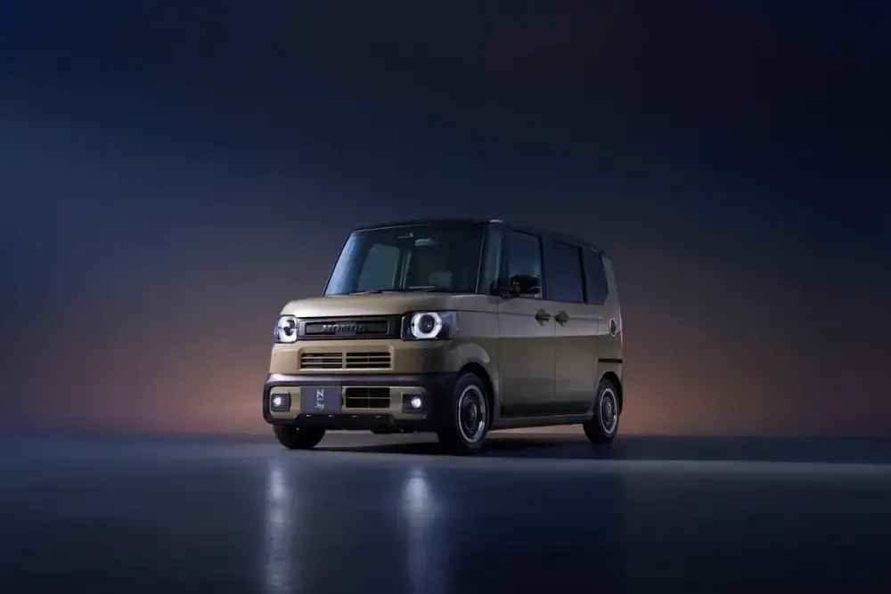 第1位 【軽の王者、さらに高みへ】ホンダ新型「N-BOX」が7月マイナーチェンジ！普通車ミニバンに迫る充実装備の全貌をプロが解説