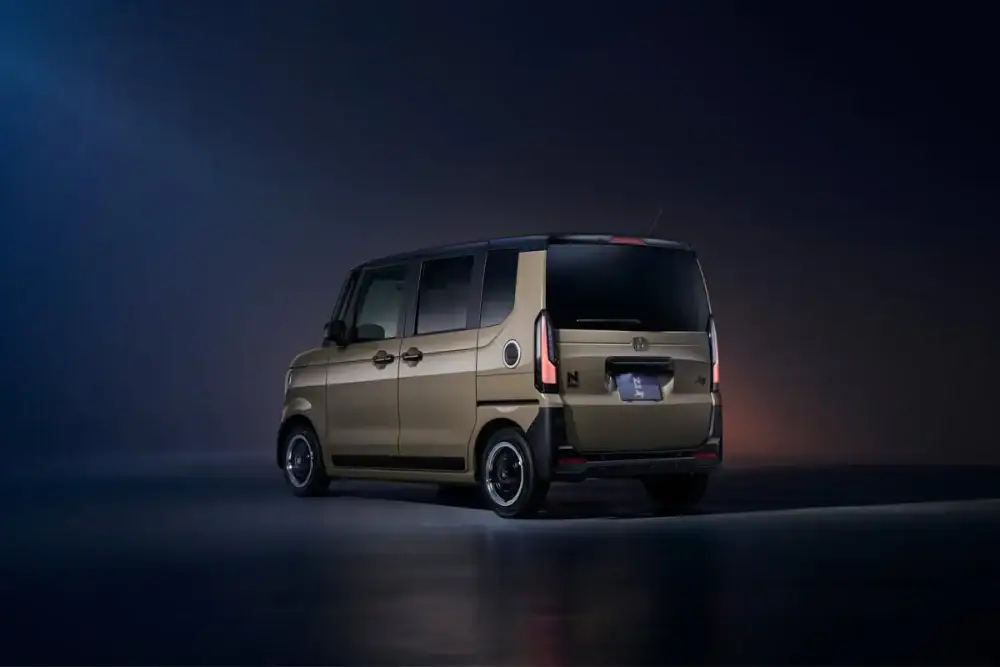 第1位 【軽の王者、さらに高みへ】ホンダ新型「N-BOX」が7月マイナーチェンジ！普通車ミニバンに迫る充実装備の全貌をプロが解説