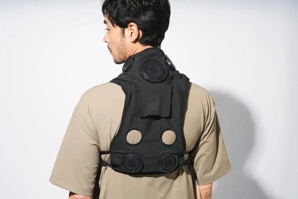第2位 【ワークマン】最大-30℃ベスト×980円冷感Tシャツを編集部が解説。「1秒でキンキン冷たい」猛暑必殺最強コンボ