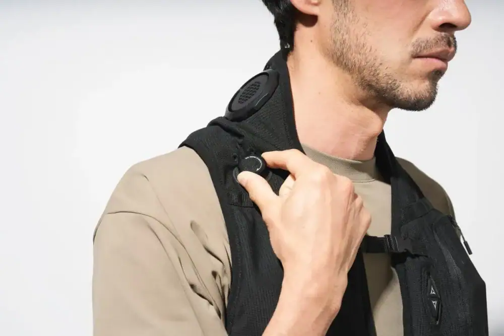 第2位 【ワークマン】最大-30℃ベスト×980円冷感Tシャツを編集部が解説。「1秒でキンキン冷たい」猛暑必殺最強コンボ