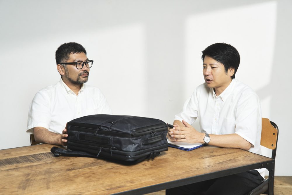 左)エース MD本部 MD統括部 サブマネージャー 白石悠一郎さん 右)ライター 横山博之