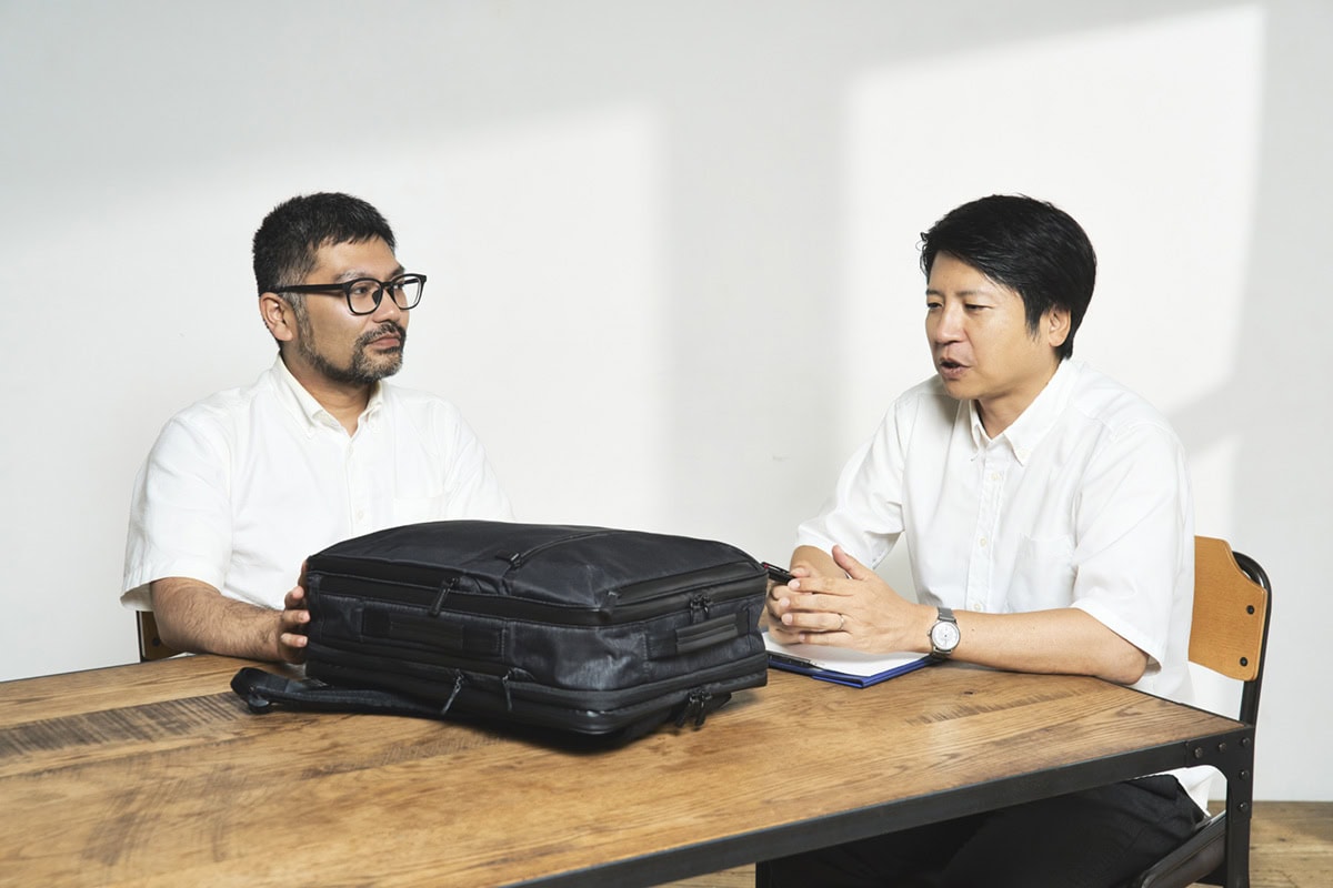 左)エース MD本部 MD統括部 サブマネージャー 白石悠一郎さん 右)ライター 横山博之