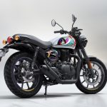 新色ムーンショットホワイトのリヤビュー