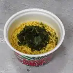 第3位 【カップ麺マニア最速実食】わかめラーメンを魔改造!? エースコック超大盛り「わかめオールスター」がもう理解を超えた味だった