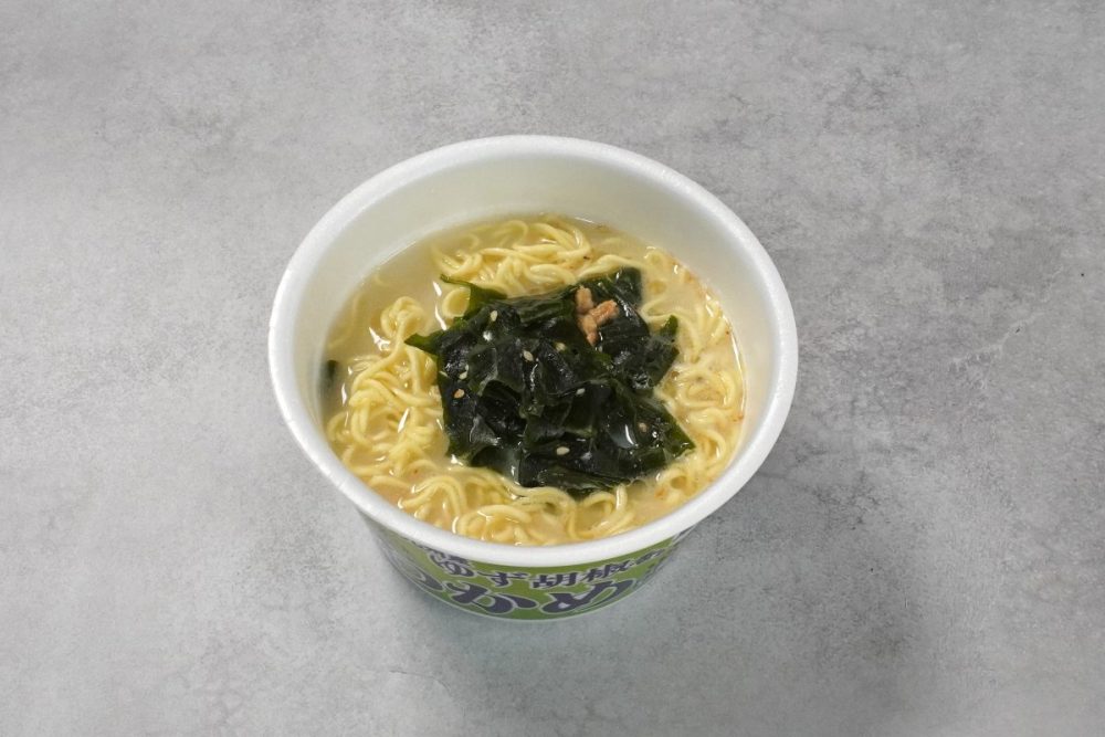 エースコック わかめラーメン 九州産ゆず胡椒香る豚骨