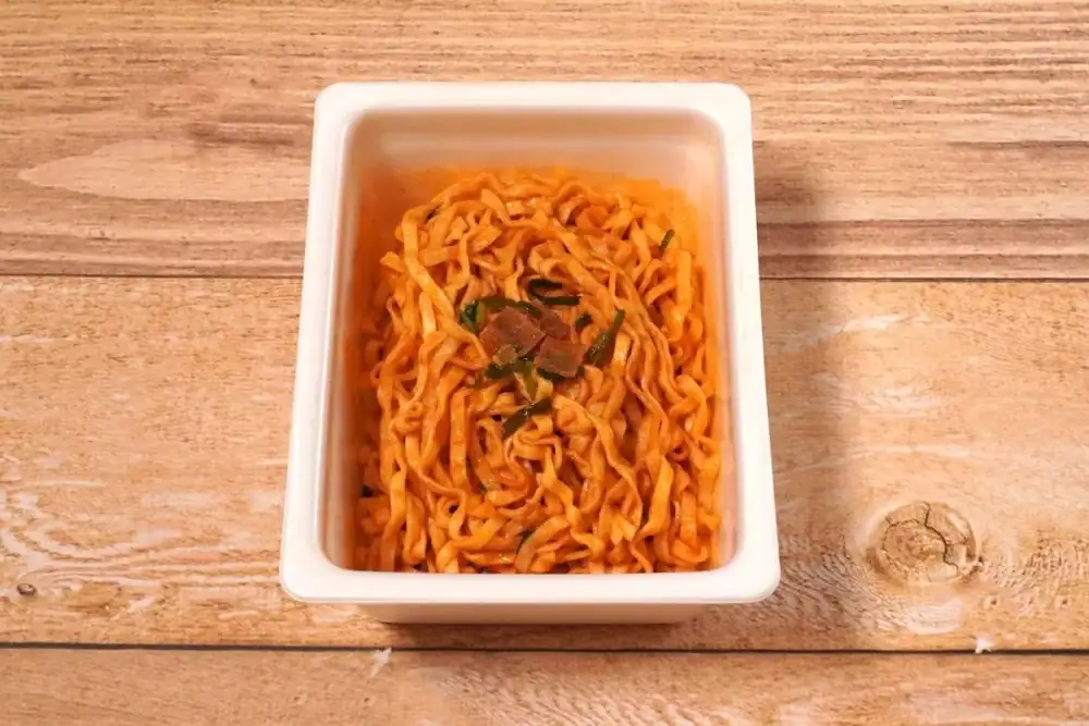 第3位 【白飯◎なカップ麺】ペヤングが町中華のスタミナ味を完全再現!新作「力麺」やきそば&うどんの甘旨ガーリックな衝撃を徹底レビュー