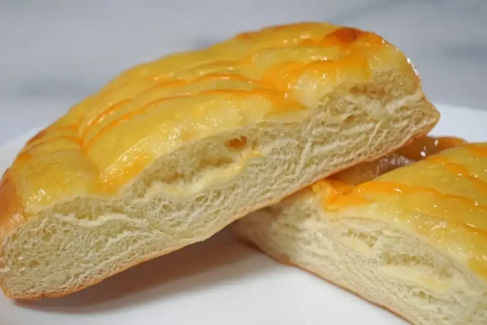 第3位 【ローソンの問題作】500kcal超え「背徳パン」を実食！危険なウマさに脳もストレスも溶ける。ガリマヨシュガー、バターホイップメロンの衝撃