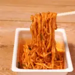 第3位 【白飯◎なカップ麺】ペヤングが町中華のスタミナ味を完全再現!新作「力麺」やきそば&うどんの甘旨ガーリックな衝撃を徹底レビュー